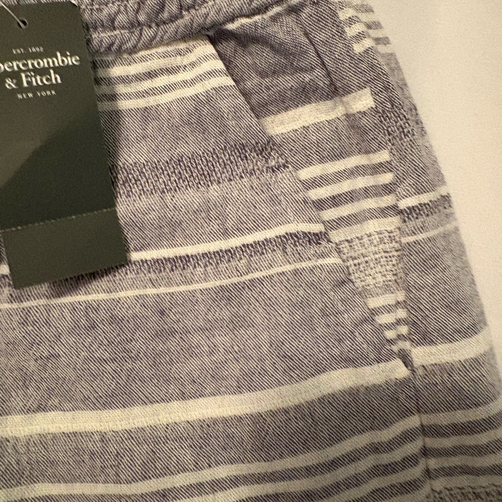 Abercrombie & Fitch Cotton & Linen  Chambray Striped Beach Shorts Medium  NWT - Picture 4 of 8